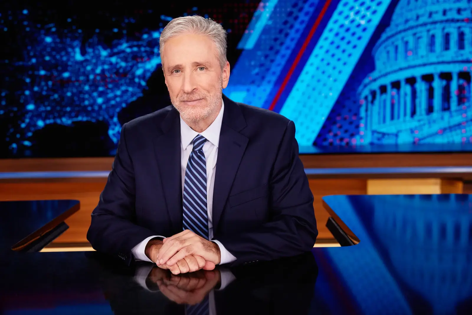 Jon Stewart rămâne la The Daily Show până în 2028