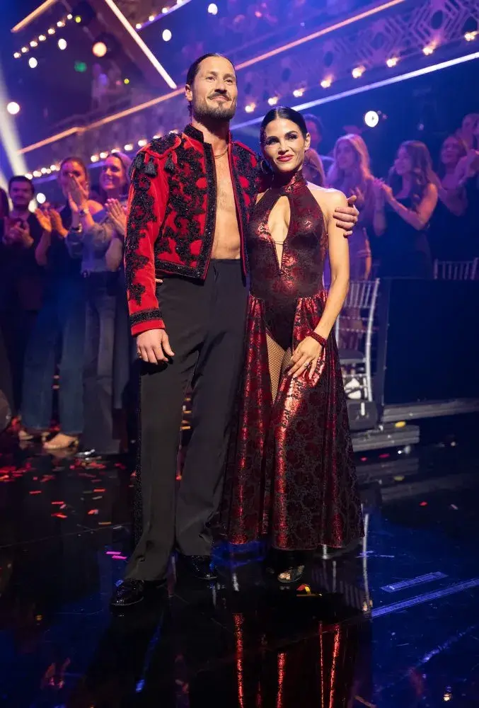 Val Chmerkovskiy eliminat din Dancing with the Stars după o glumă controversată
